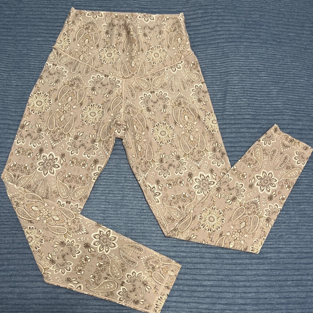 Aerie Chill Play Move Paisley Leggins Mesium